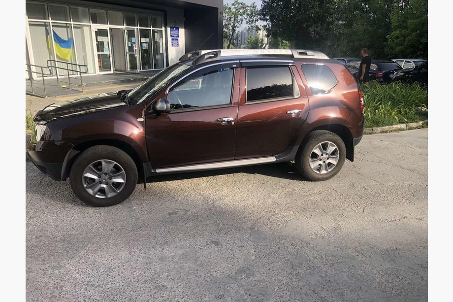 Dacia Duster 2008-2018 Déflecteurs de vitres avec moulure chromée (4 pcs, Niken) Image