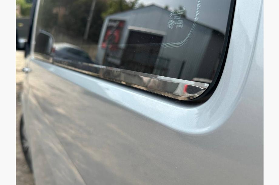 Volkswagen T5 Transporter 2003-2010 Baguettes inférieures de vitres (6 pièces, inox) Empattement Long Photo 5