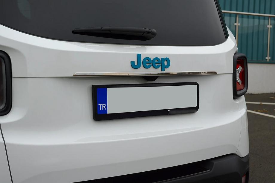 Jeep Renegade 2014- Baguette chromée au-dessus de la plaque d'immatriculation (inox) Image