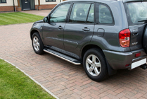 Toyota Rav 4 2001-2005 Marchepieds Latéraux Maydos V2 (2 pcs, Aluminium & Inox) photo 1