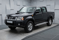 Nissan NP300 1999-2015 Marchepieds Latéraux Maydos V2 (2 pcs, Aluminium & Inox) photo 1
