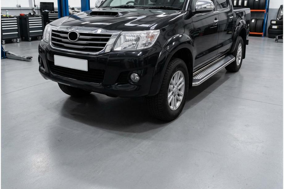 Toyota Hilux 2006-2015 Marchepieds Latéraux Maydos V2 (2 pcs, Aluminium & Inox) Image