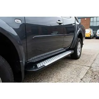 Marchepieds latéraux type X5 (2 pcs, aluminium) photo 1