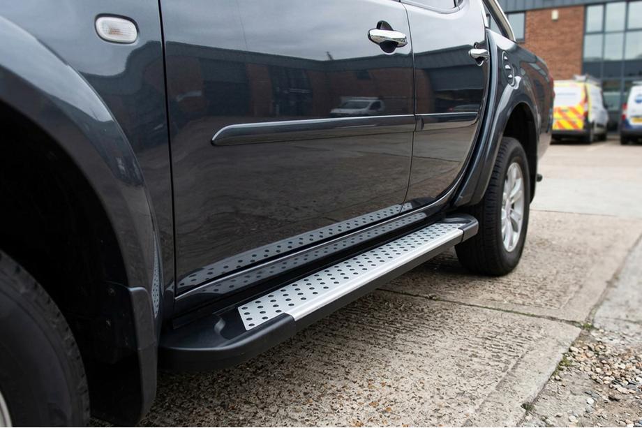 Fiat Fullback 2016- Marchepieds latéraux type X5 (2 pcs, aluminium) Image