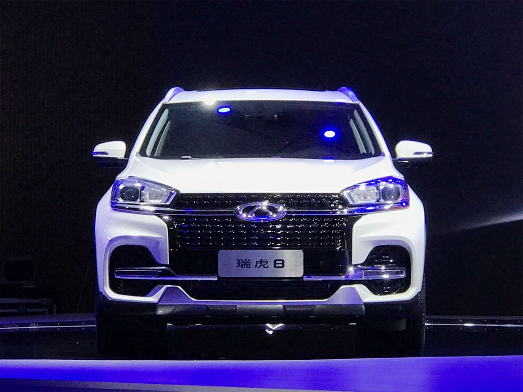 Sept places crossover Chery Tiggo 8
