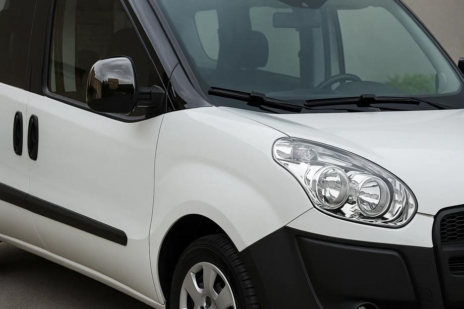 Fiat Doblo II 2010-2022 Coques de Rétroviseurs Chrome Noir (2 pcs, plastique) Image