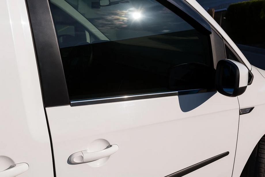 Volkswagen Caddy 2015-2020 Encadrement de Vitres Chrome Noir (2 pcs, Inox) Image
