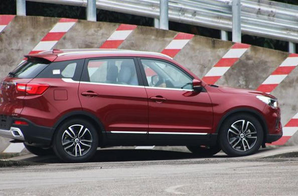 Le nouveau crossover Lifan X70 Photo 5