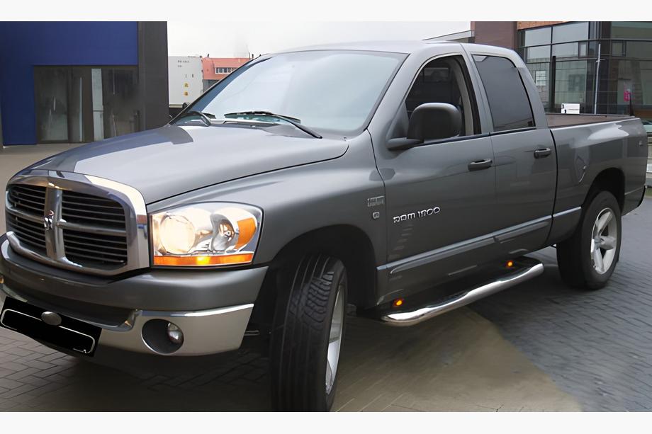 Dodge RAM (DT) 2018– Barres latérales d'angle (2 pcs, inox) Image