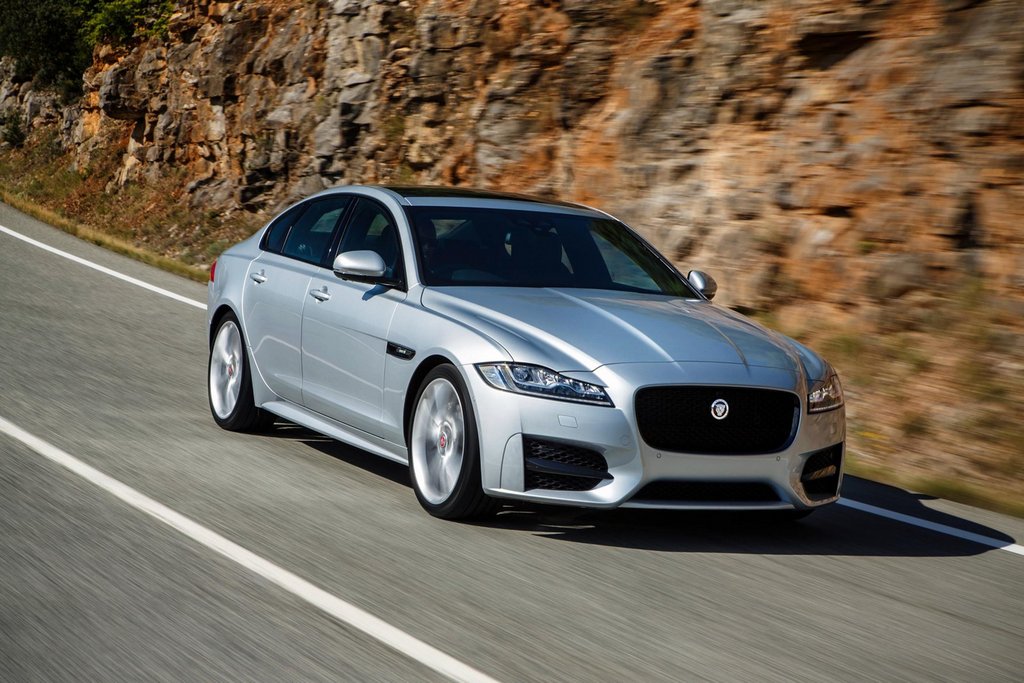 Présentation de la berline Jaguar XF de la deuxième génération