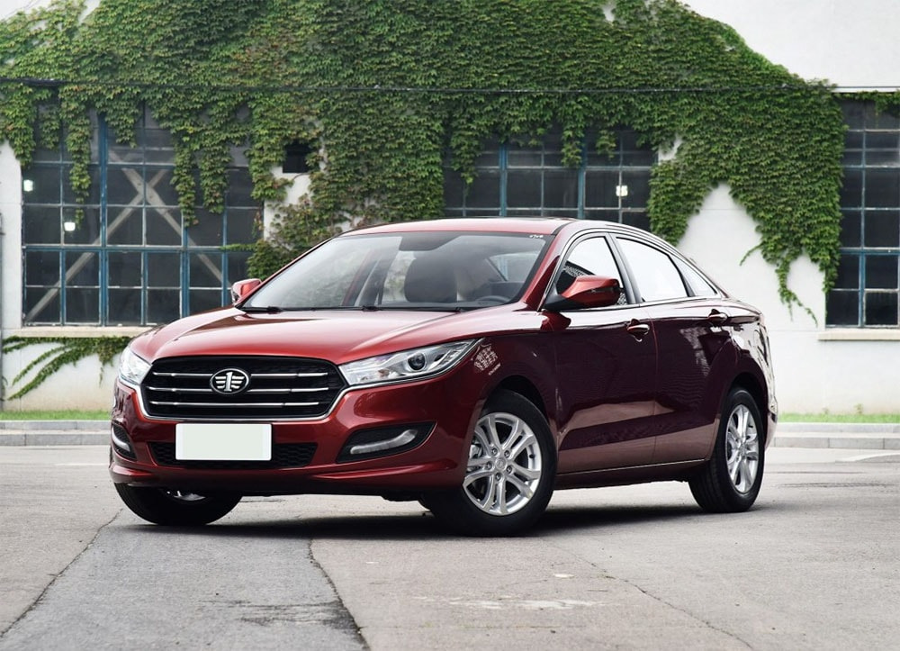 L’examen de la berline FAW Besturn B50 de la deuxième génération