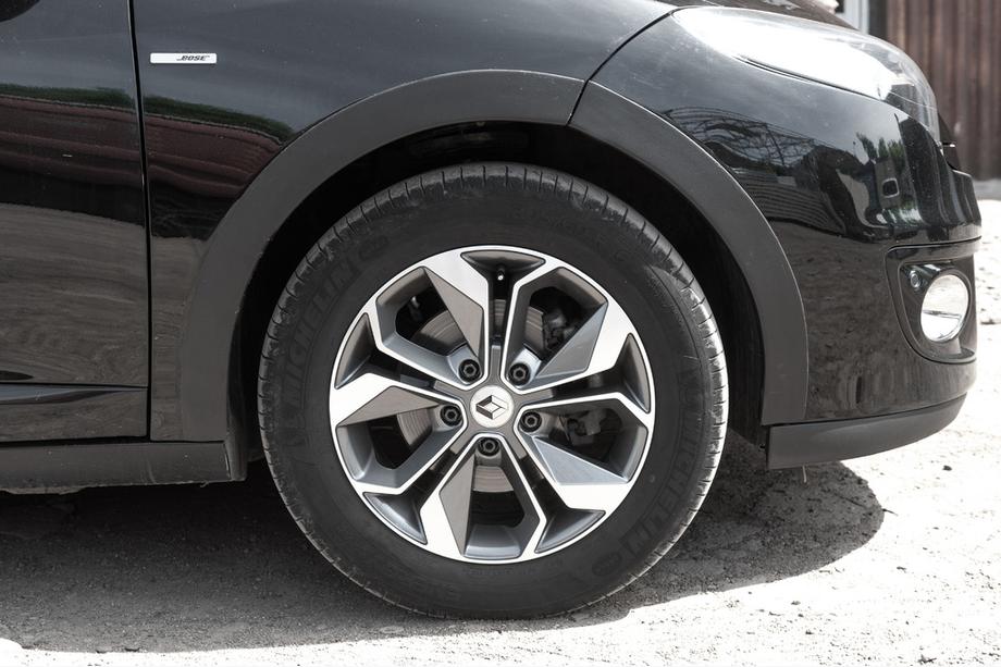 Renault Megane III 2009-2016 Extensions d'ailes (8 pcs, noires) Break, Métal Photo 4