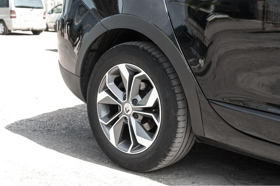 Renault Megane III 2009-2016 Extensions d'ailes (8 pcs, noires) Break, Métal Photo 8