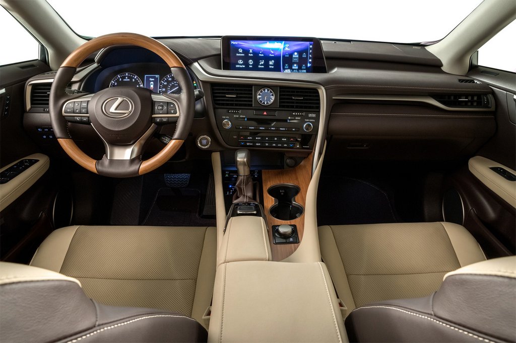 Présentation allongée du modèle crossover Lexus RX 350L