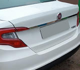 Fiat Tipo 2016- Baguette chromée au-dessus de la plaque d'immatriculation (inox) Hayon (Chrome) photo 1