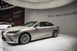 La berline de la septième génération de la Lexus ES photo 1
