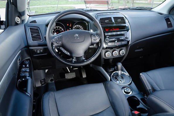 Présentation crossover Peugeot 4008 Photo 4