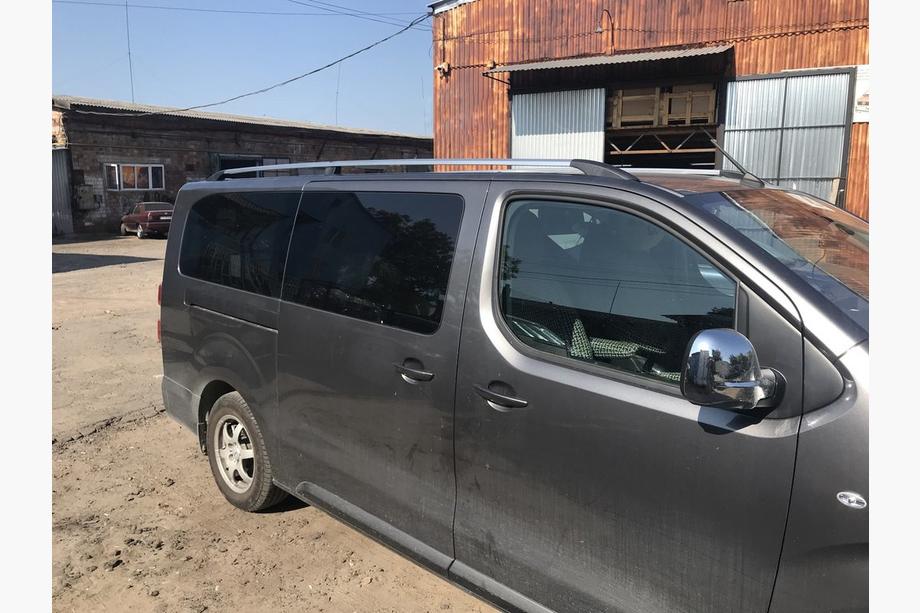 Toyota Proace 2016- Barres de Toit Chromées Base courte, pied en plastique Photo 2