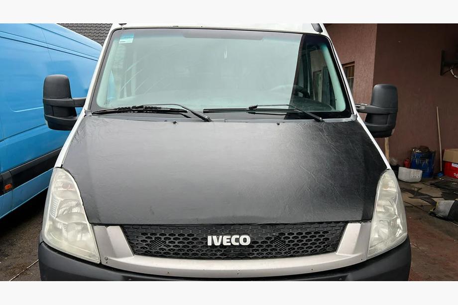 Iveco Daily 2006-2014 Housse de capot (inscription Daily) Photo 1