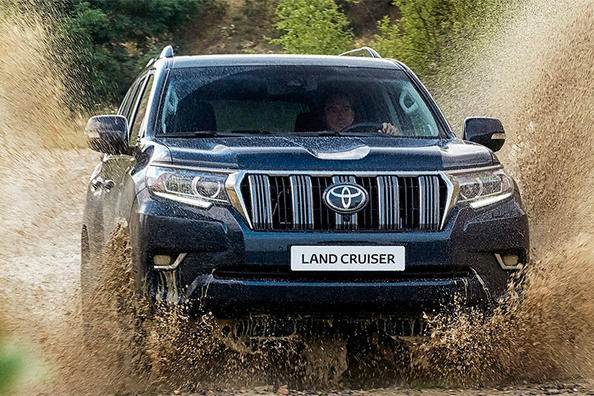 Mis à jour le suv Toyota Land Cruiser Prado