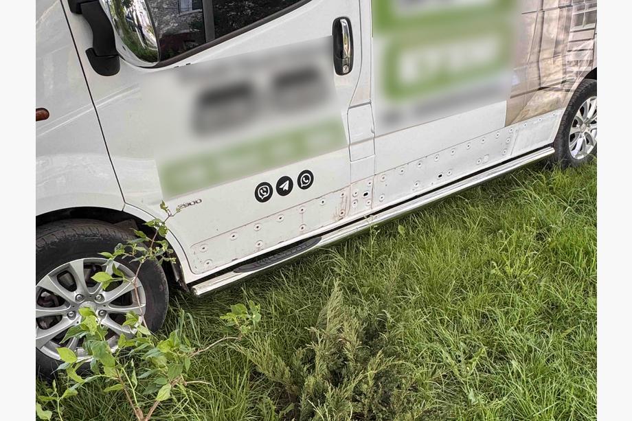 Nissan NV300/Primastar 2016- Tubes Latéraux (2 pcs, Inox) 60 mm, empattement court Photo 6