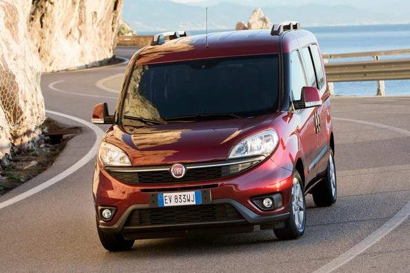 Examen du fourgon compact cinq places Fiat Doblo Photo 3