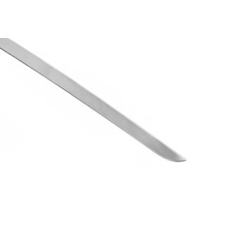 Baguette chromée au-dessus de la plaque d'immatriculation (2015–2018, supérieure, étroite, inox) photo 3