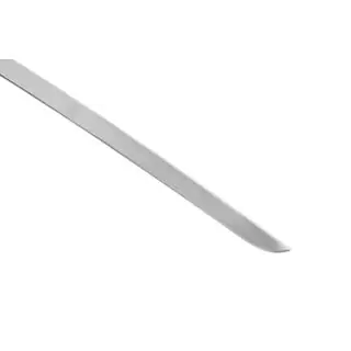Baguette chromée au-dessus de la plaque d'immatriculation (2015–2018, supérieure, étroite, inox) photo 3
