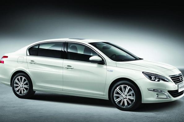 L’examen budgétaire de la berline Peugeot 408 Photo 3