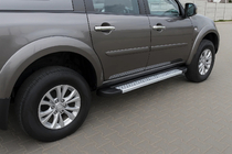 Mitsubishi Pajero Sport 2008-2015 Marchepieds latéraux type X5 (2 pcs, aluminium) photo 1