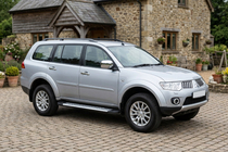 Mitsubishi Pajero Sport 2008-2015 Marchepieds Latéraux Line (2 pcs, Aluminium) photo 1