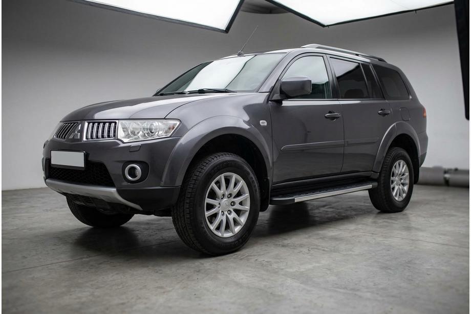 Mitsubishi Pajero Sport 2008-2015 Marchepieds Latéraux Duru (2 pcs, Aluminium) Image