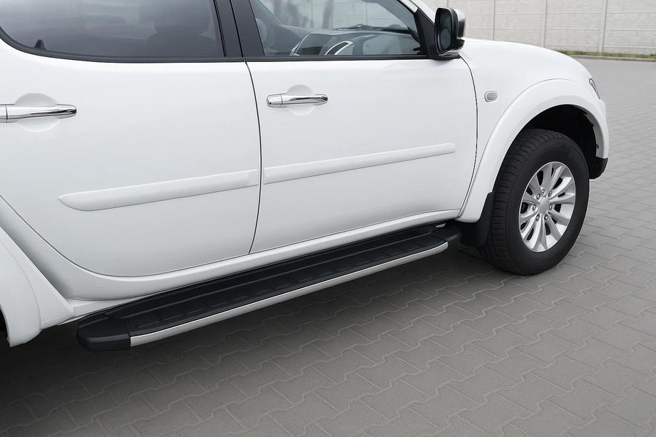 Mitsubishi Pajero Sport 2008-2015 Marchepieds Latéraux Fullmond (2 pcs, Aluminium) Image