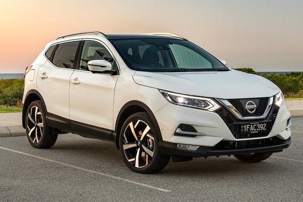 Un aperçu mis à jour le crossover Nissan Qashqai de deuxième génération Photo 2