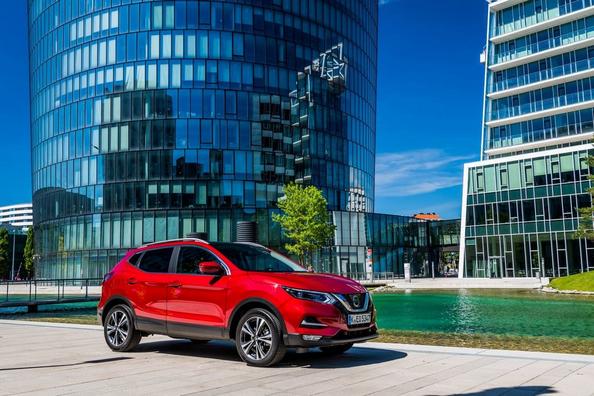 Un aperçu mis à jour le crossover Nissan Qashqai de deuxième génération Photo 1