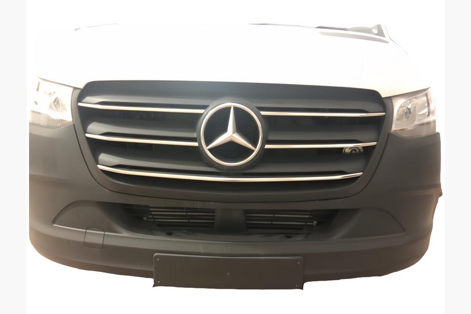 Mercedes Sprinter W907/W910 2018- Couvre-Calandre Chromés (5 pcs, Acier Inoxydable) Carmos - Acier Inoxydable Turc Photo 7