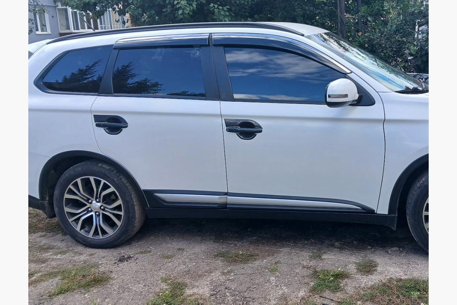 Mitsubishi Outlander 2012-2021 Barres de toit (2 pcs) Image