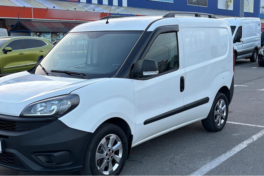 Opel Combo 2012-2018 Barres de toit Skyport (noires) Image