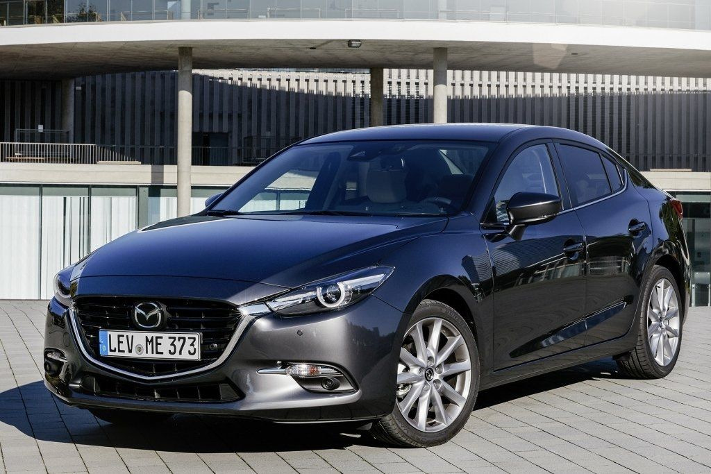 Version redessinée de la berline Mazda 3