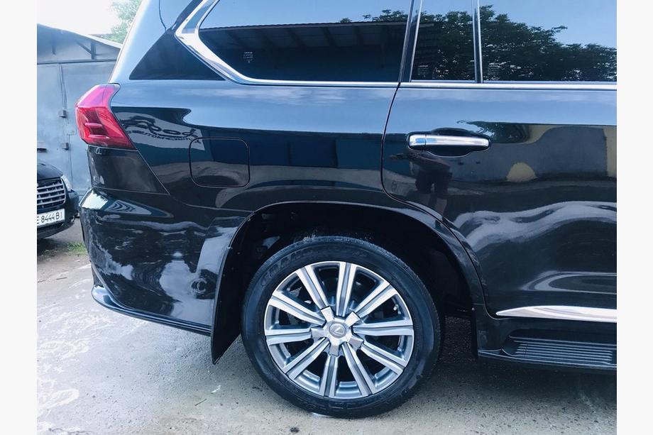 Lexus LX570/450d 2008-2022 Kit Carrosserie (TRD Sport 2017-2020) Photo 11