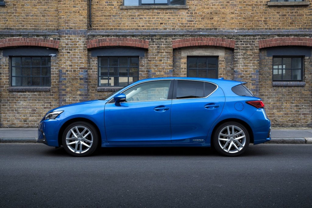 Lexamen de lhybride de la berline Lexus CT 200h