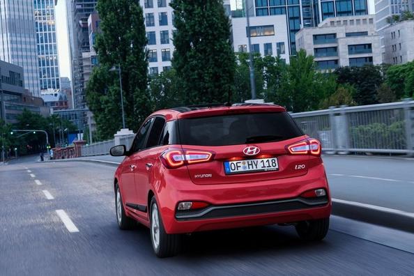 Mis à jour à cinq portes à hayon Hyundai i20 (deuxième examen) Photo 6