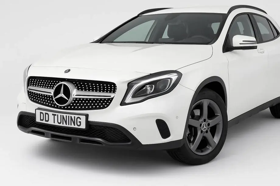 Mercedes GLA X156 2014-2019 Calandre Avant Diamond Silver (2017-2019) Image