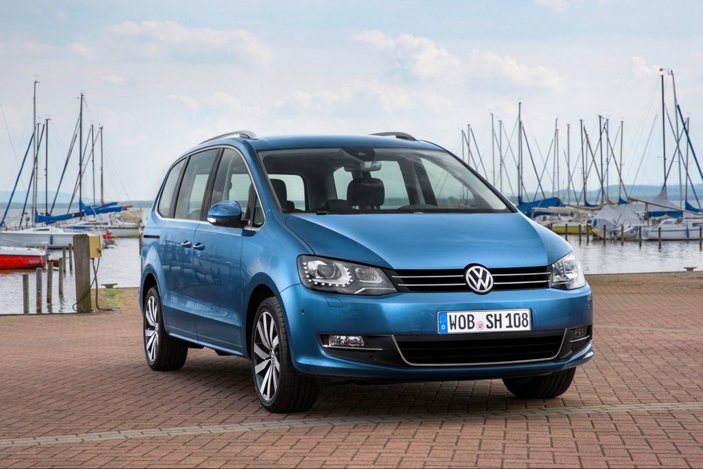 Mis à jour le monospace Volkswagen Sharan de la deuxième génération