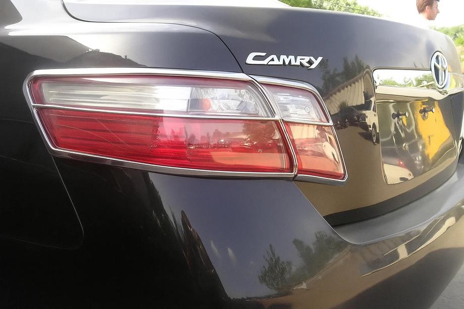 Toyota Camry 2006-2011 Couvre-feux Arriere Chromes (2 pcs, plastique) Image