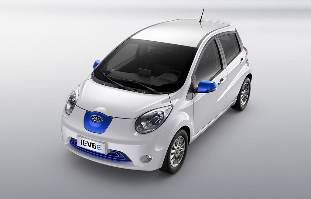 Examen électrique compacte à hayon JAC iEV6E