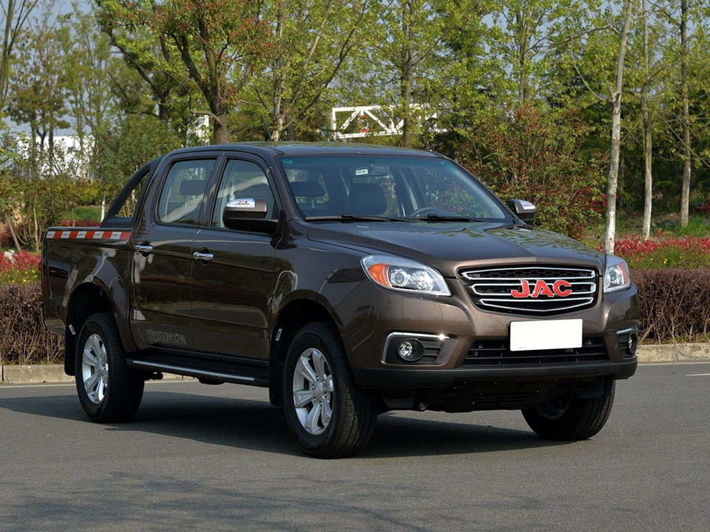 L’examen de la camionnette de la JAC T6
