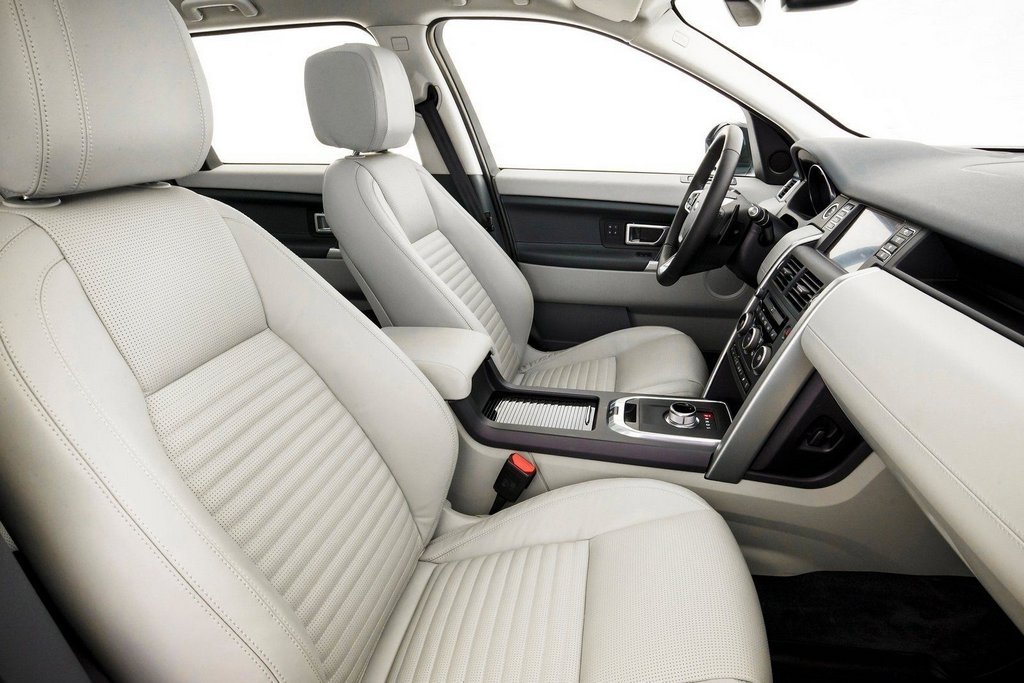 Examen de la jeep sept places de croisement Land Rover Discovery Sport
