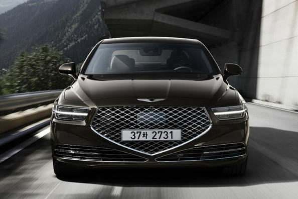 Examen de la prime de la berline Genesis G90