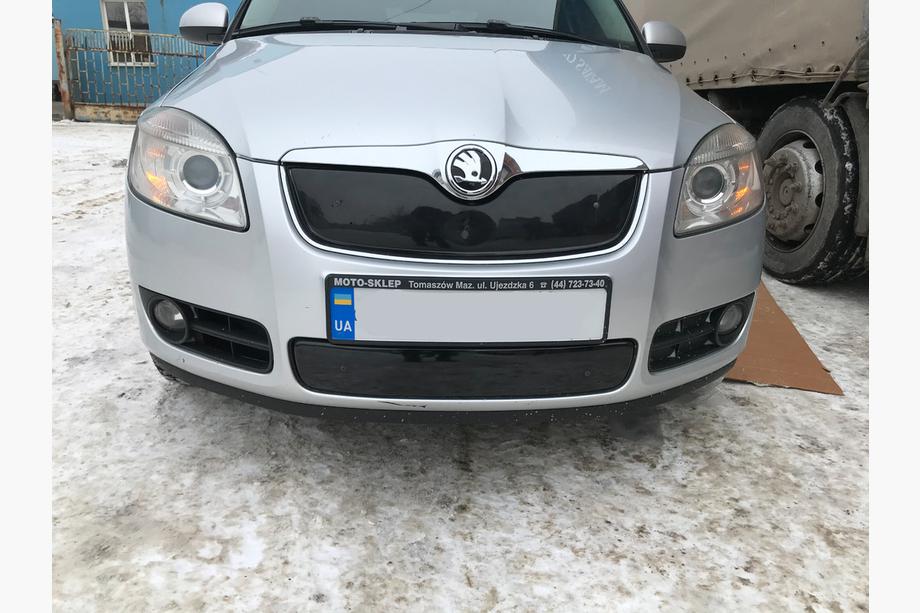 Skoda Fabia 2007-2014 Cache calandre hiver (2007-2010, supérieur) Mat Photo 4
